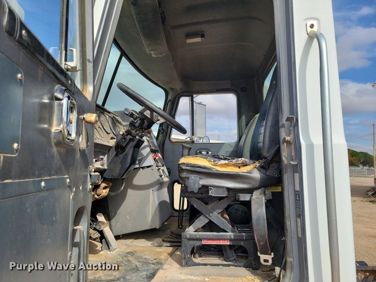 image for item LG9322 1990 Mack CH613  semi truck