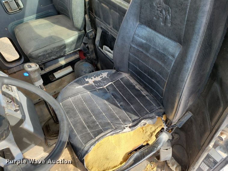 image for item LG9322 1990 Mack CH613  semi truck