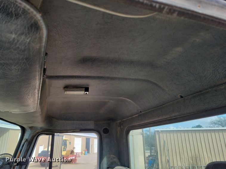 image for item LG9322 1990 Mack CH613  semi truck