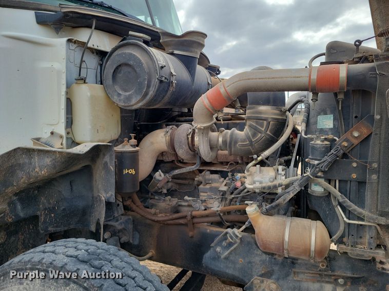 image for item LG9322 1990 Mack CH613  semi truck