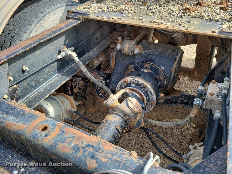 image for item LG9322 1990 Mack CH613  semi truck