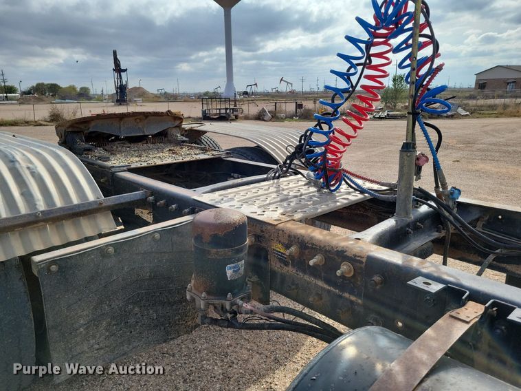 image for item LG9322 1990 Mack CH613  semi truck