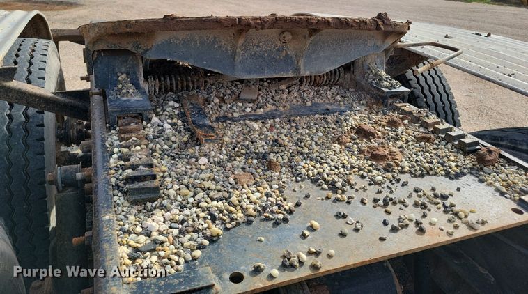 image for item LG9322 1990 Mack CH613  semi truck