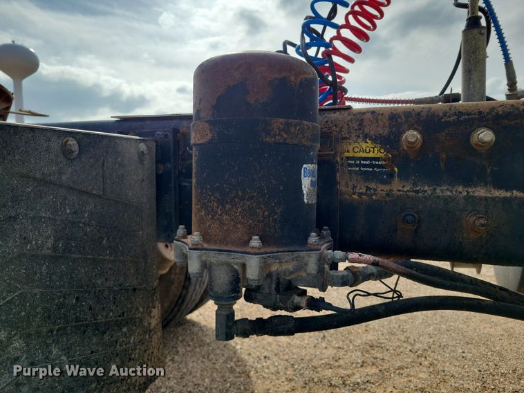 image for item LG9322 1990 Mack CH613  semi truck