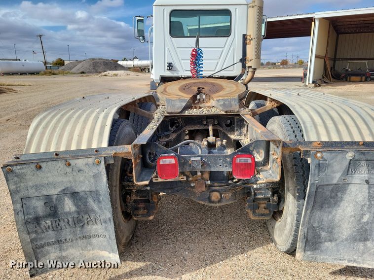 image for item LG9322 1990 Mack CH613  semi truck