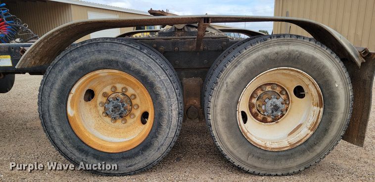 image for item LG9322 1990 Mack CH613  semi truck