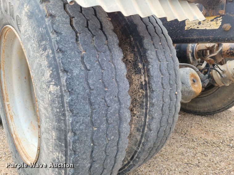 image for item LG9322 1990 Mack CH613  semi truck