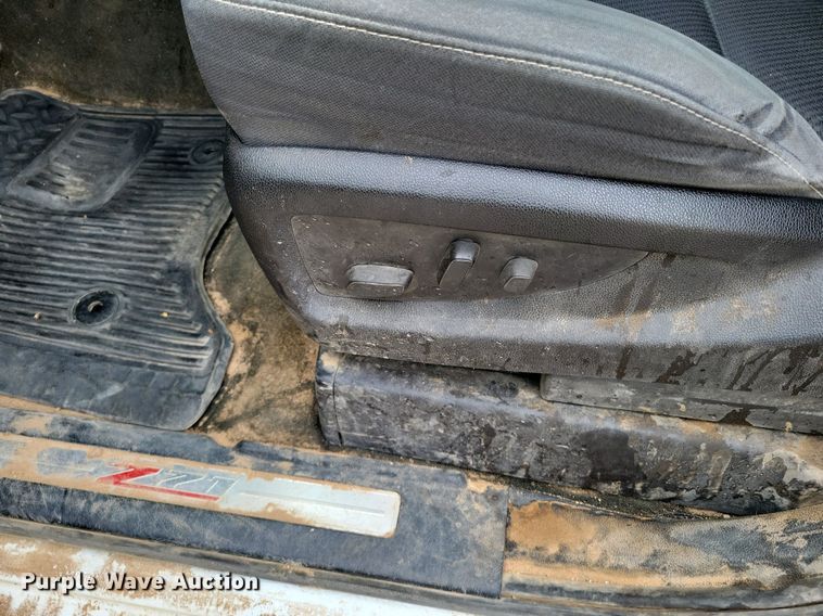 image for item LG9327 2014 Chevrolet Silverado 1500  Double Cab pickup truck