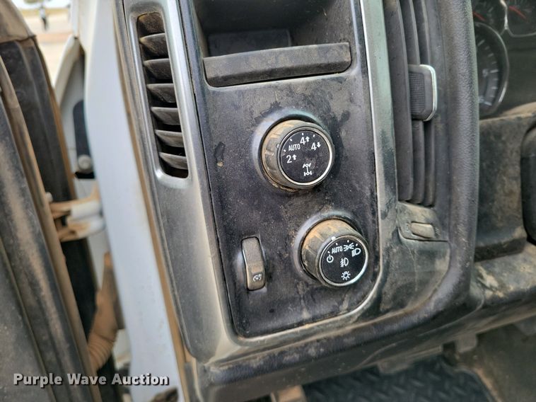 image for item LG9327 2014 Chevrolet Silverado 1500  Double Cab pickup truck