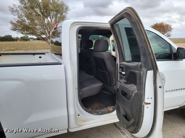 image for item LG9327 2014 Chevrolet Silverado 1500  Double Cab pickup truck