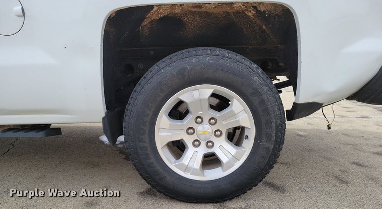 image for item LG9327 2014 Chevrolet Silverado 1500  Double Cab pickup truck