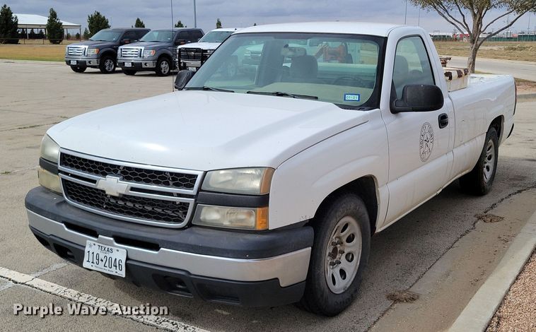 image for item LG9329 2006 Chevrolet Silverado 1500  pickup truck