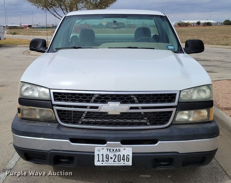 image for item LG9329 2006 Chevrolet Silverado 1500  pickup truck