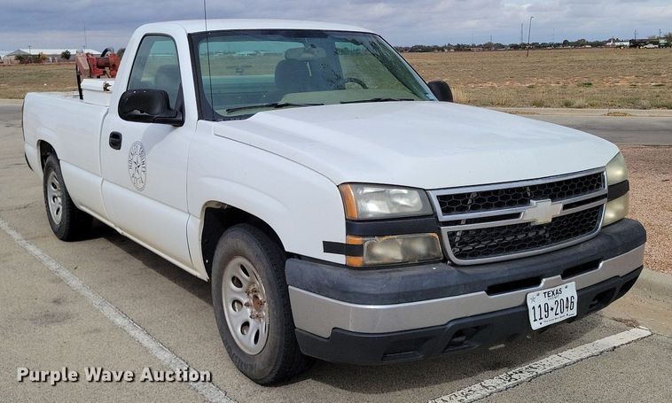 image for item LG9329 2006 Chevrolet Silverado 1500  pickup truck
