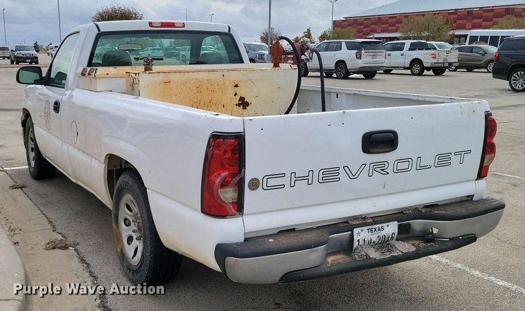 image for item LG9329 2006 Chevrolet Silverado 1500  pickup truck