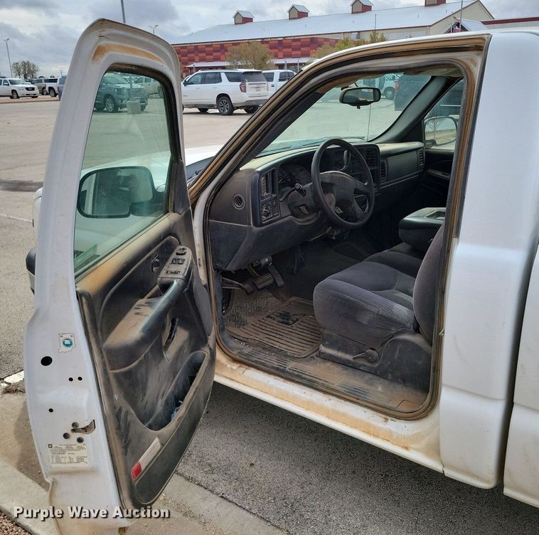 image for item LG9329 2006 Chevrolet Silverado 1500  pickup truck