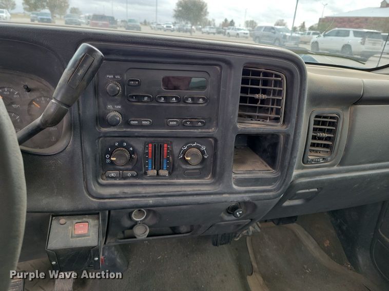 image for item LG9329 2006 Chevrolet Silverado 1500  pickup truck