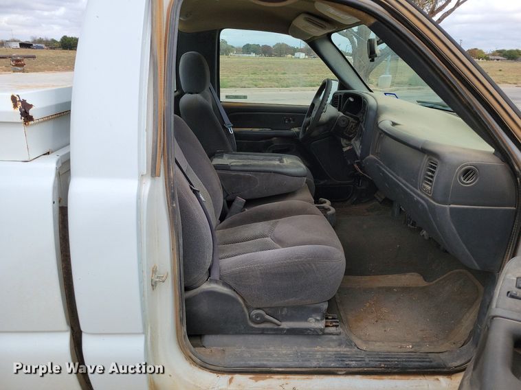 image for item LG9329 2006 Chevrolet Silverado 1500  pickup truck