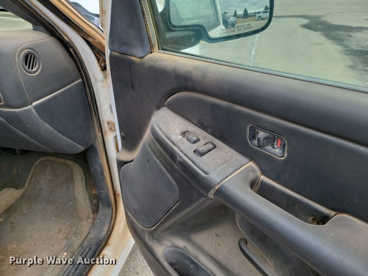 image for item LG9329 2006 Chevrolet Silverado 1500  pickup truck