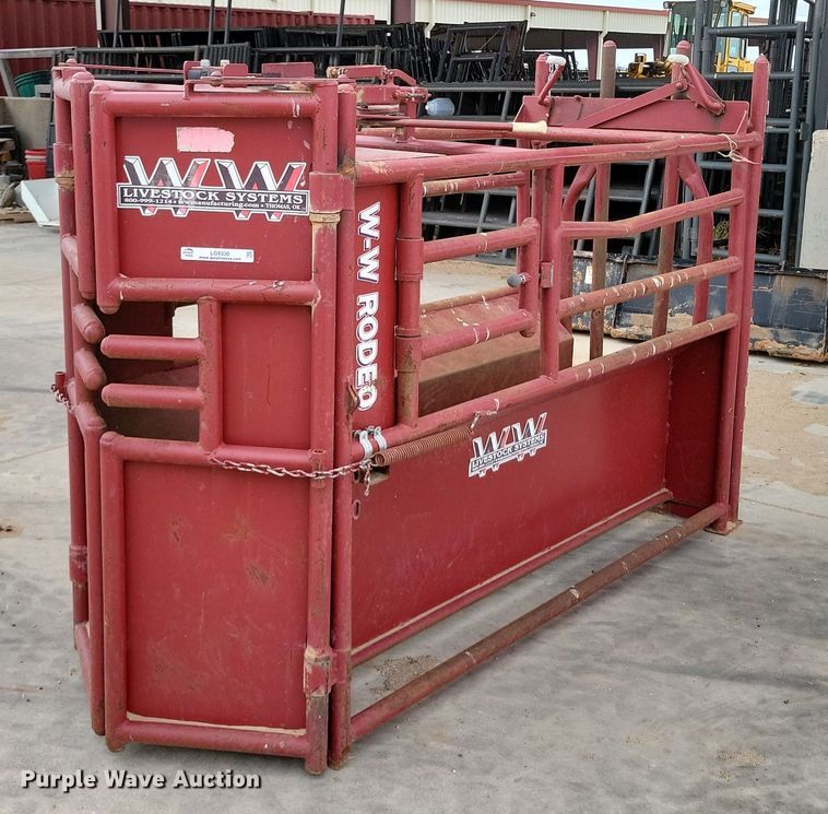 image for item LG9330 W-W Livestock roping chute