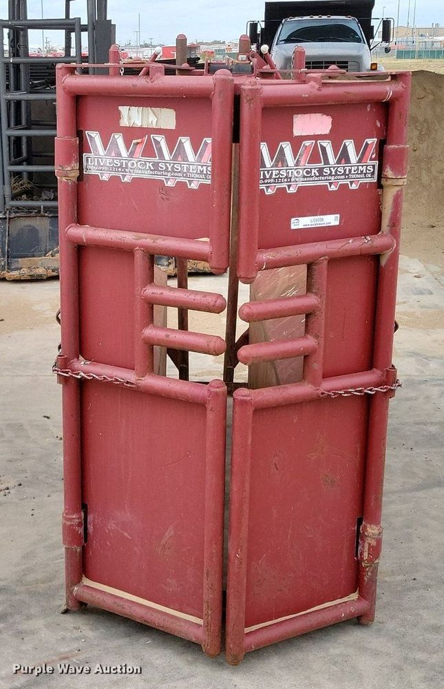 image for item LG9330 W-W Livestock roping chute