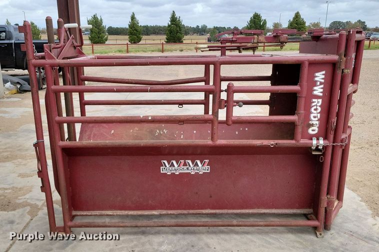 image for item LG9330 W-W Livestock roping chute