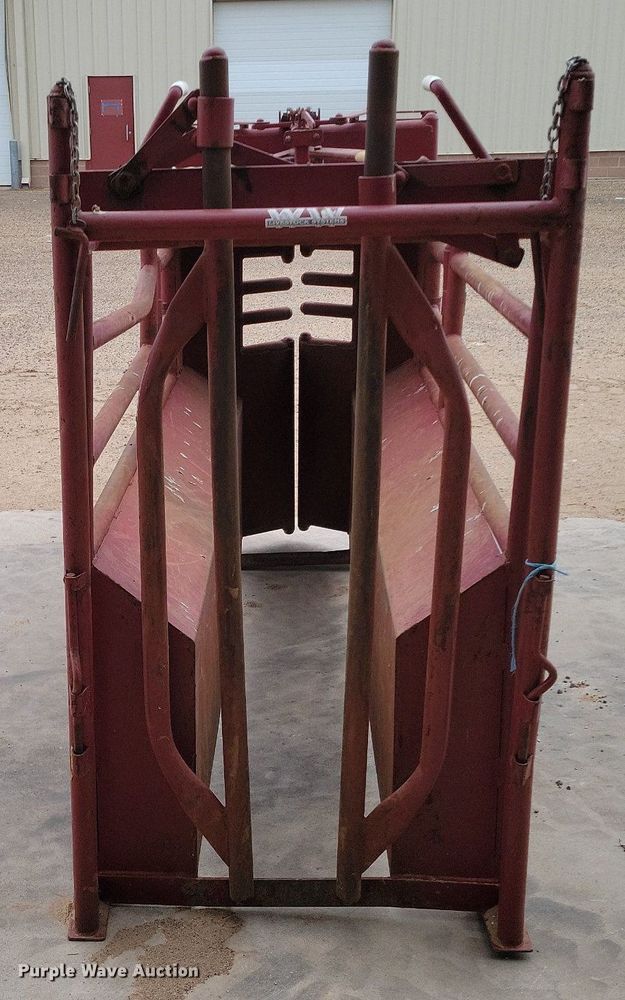 image for item LG9330 W-W Livestock roping chute