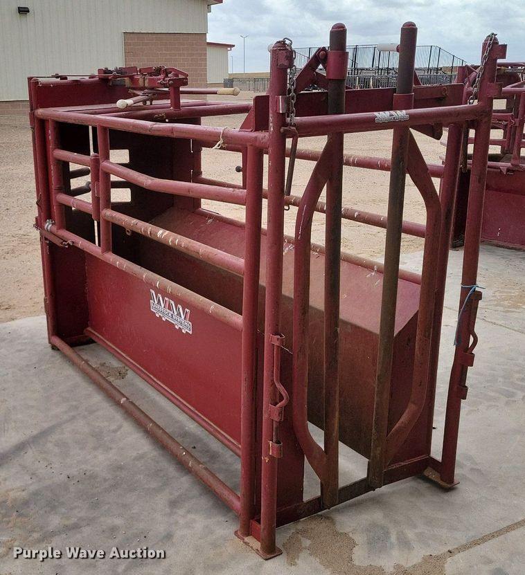 image for item LG9330 W-W Livestock roping chute
