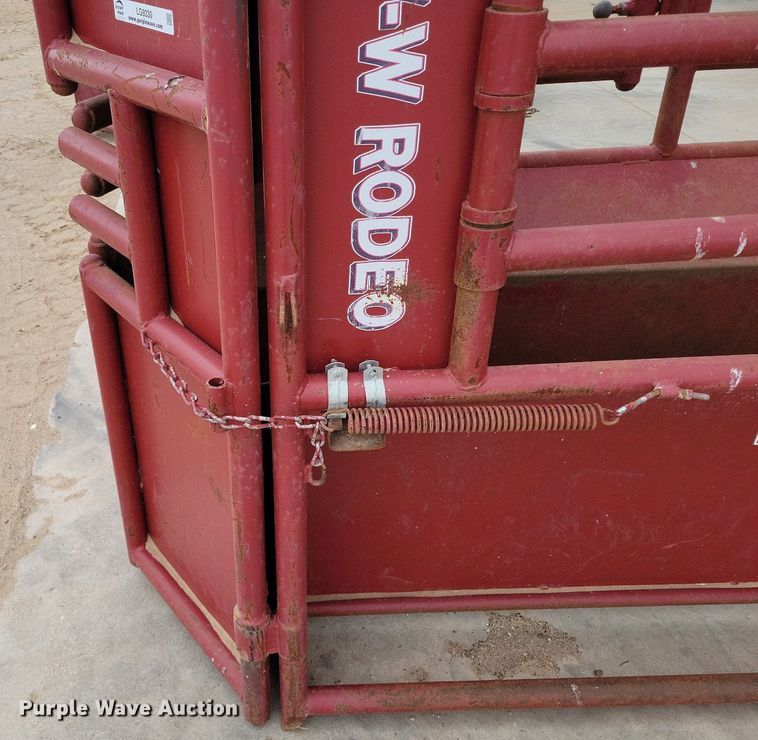 image for item LG9330 W-W Livestock roping chute