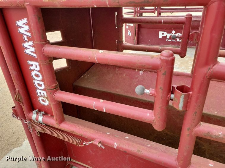 image for item LG9330 W-W Livestock roping chute