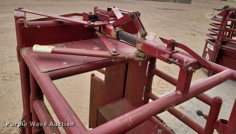 image for item LG9330 W-W Livestock roping chute