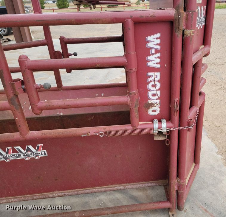 image for item LG9330 W-W Livestock roping chute