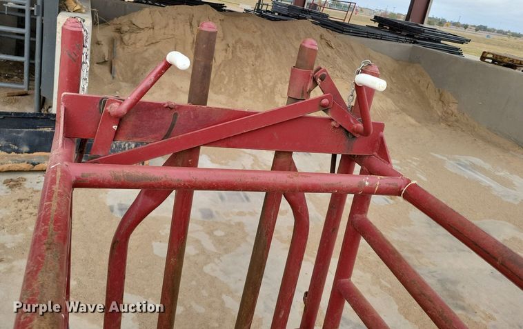 image for item LG9330 W-W Livestock roping chute