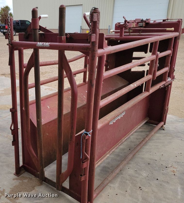 image for item LG9330 W-W Livestock roping chute