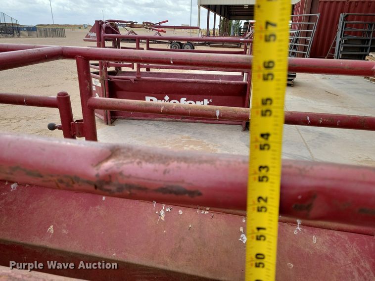 image for item LG9330 W-W Livestock roping chute