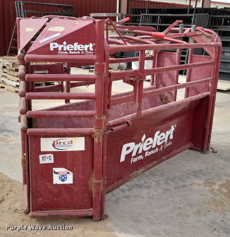 image for item LG9331 Priefert roping chute