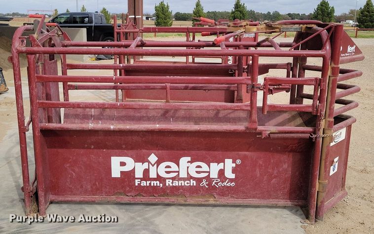 image for item LG9331 Priefert roping chute