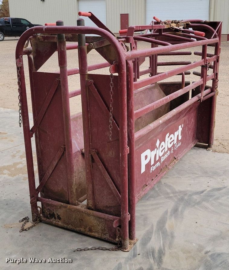 image for item LG9331 Priefert roping chute