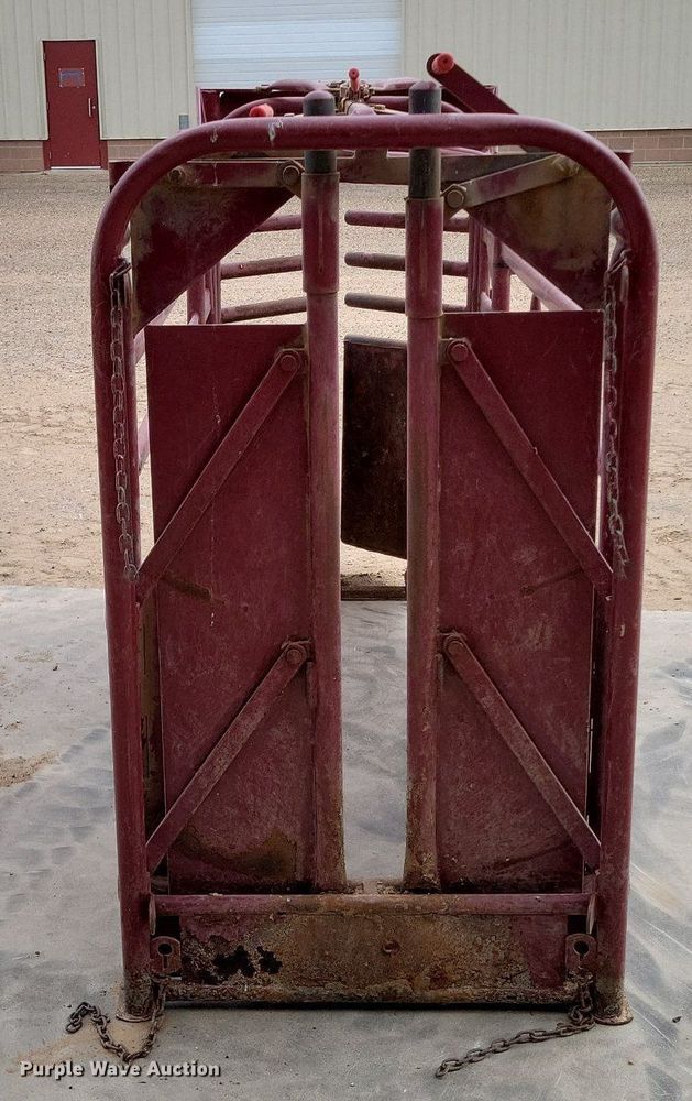 image for item LG9331 Priefert roping chute