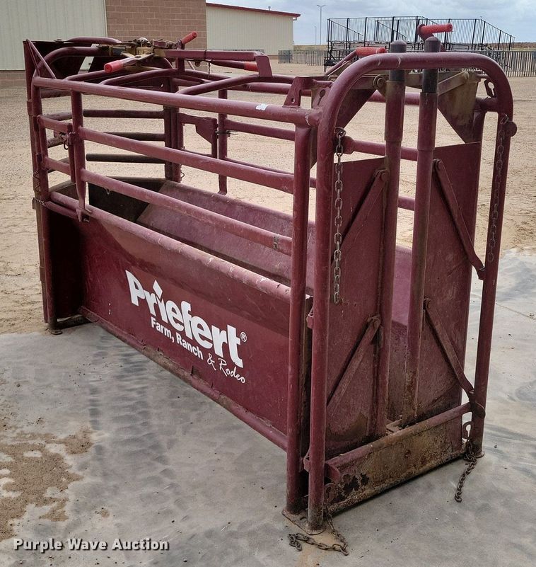 image for item LG9331 Priefert roping chute