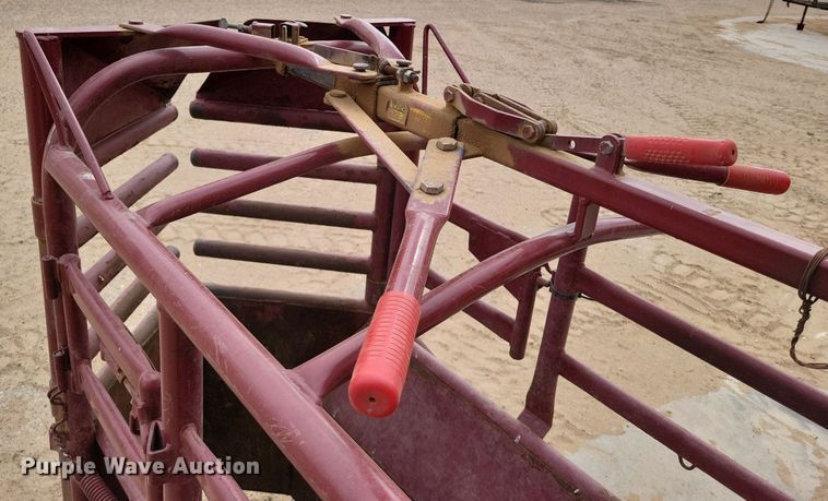 image for item LG9331 Priefert roping chute