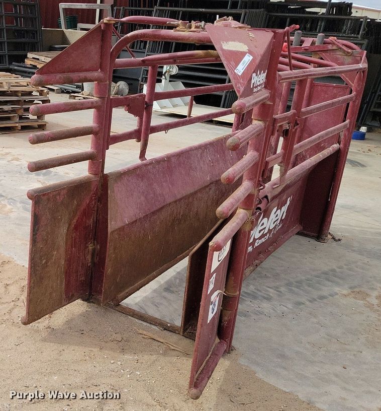 image for item LG9331 Priefert roping chute