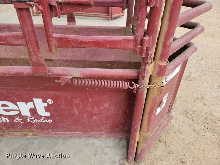 image for item LG9331 Priefert roping chute