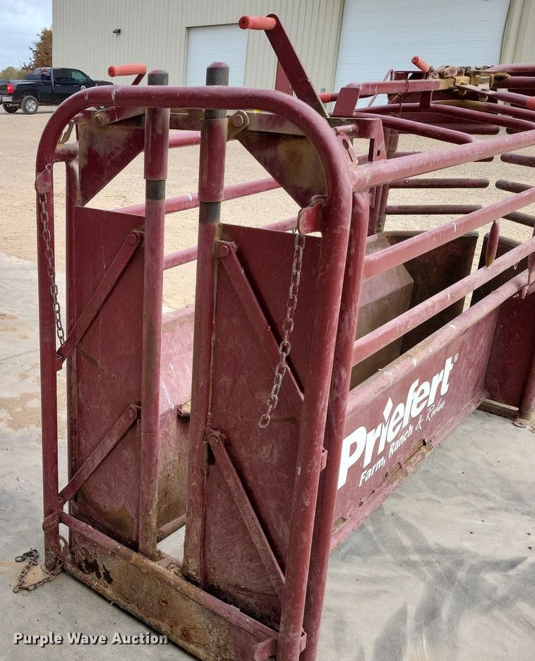 image for item LG9331 Priefert roping chute