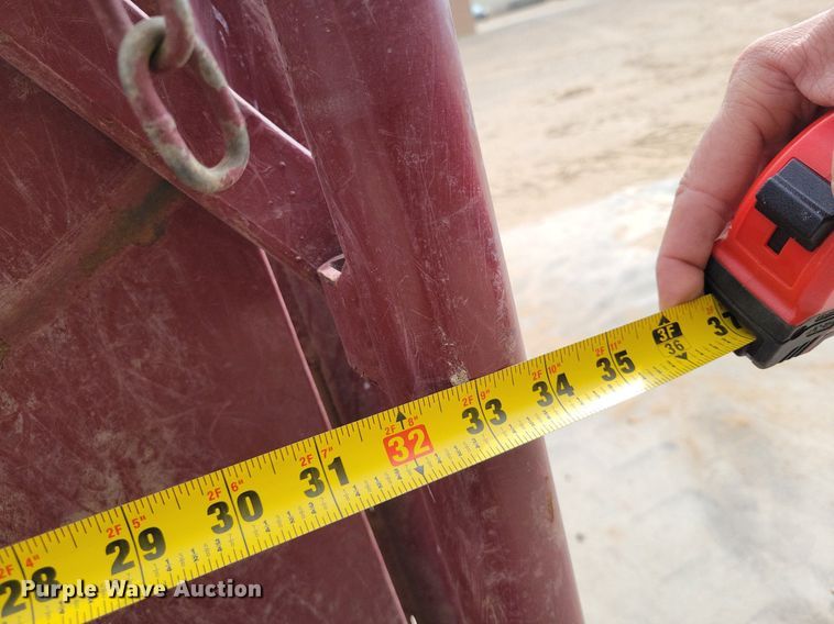 image for item LG9331 Priefert roping chute