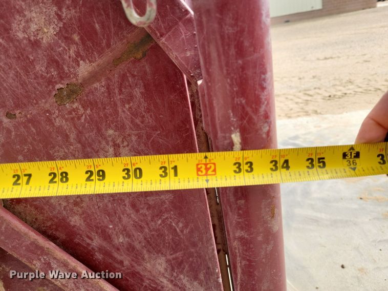 image for item LG9331 Priefert roping chute