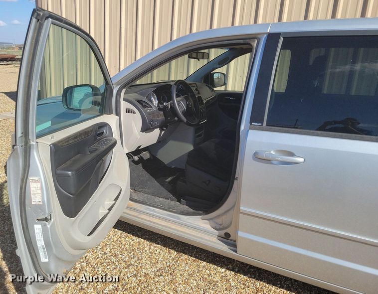 image for item LG9337 2011 Dodge Grand Caravan  van