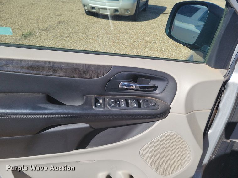 image for item LG9337 2011 Dodge Grand Caravan  van