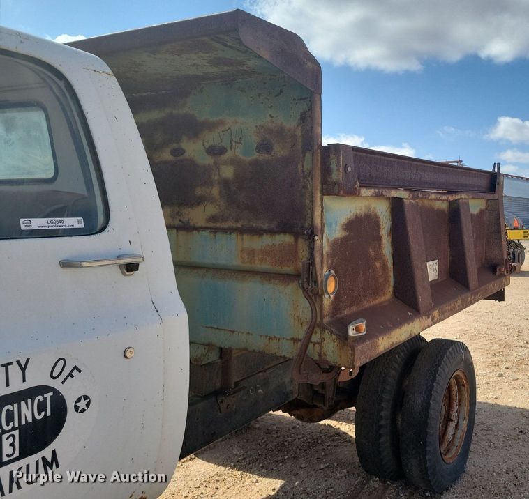 image for item LG9340 1974 GMC 6000  dump truck