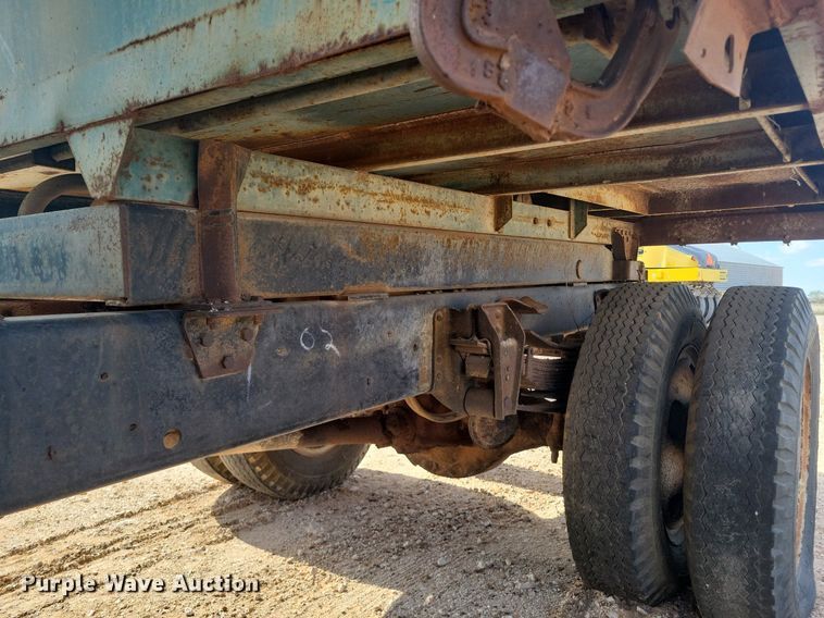 image for item LG9340 1974 GMC 6000  dump truck